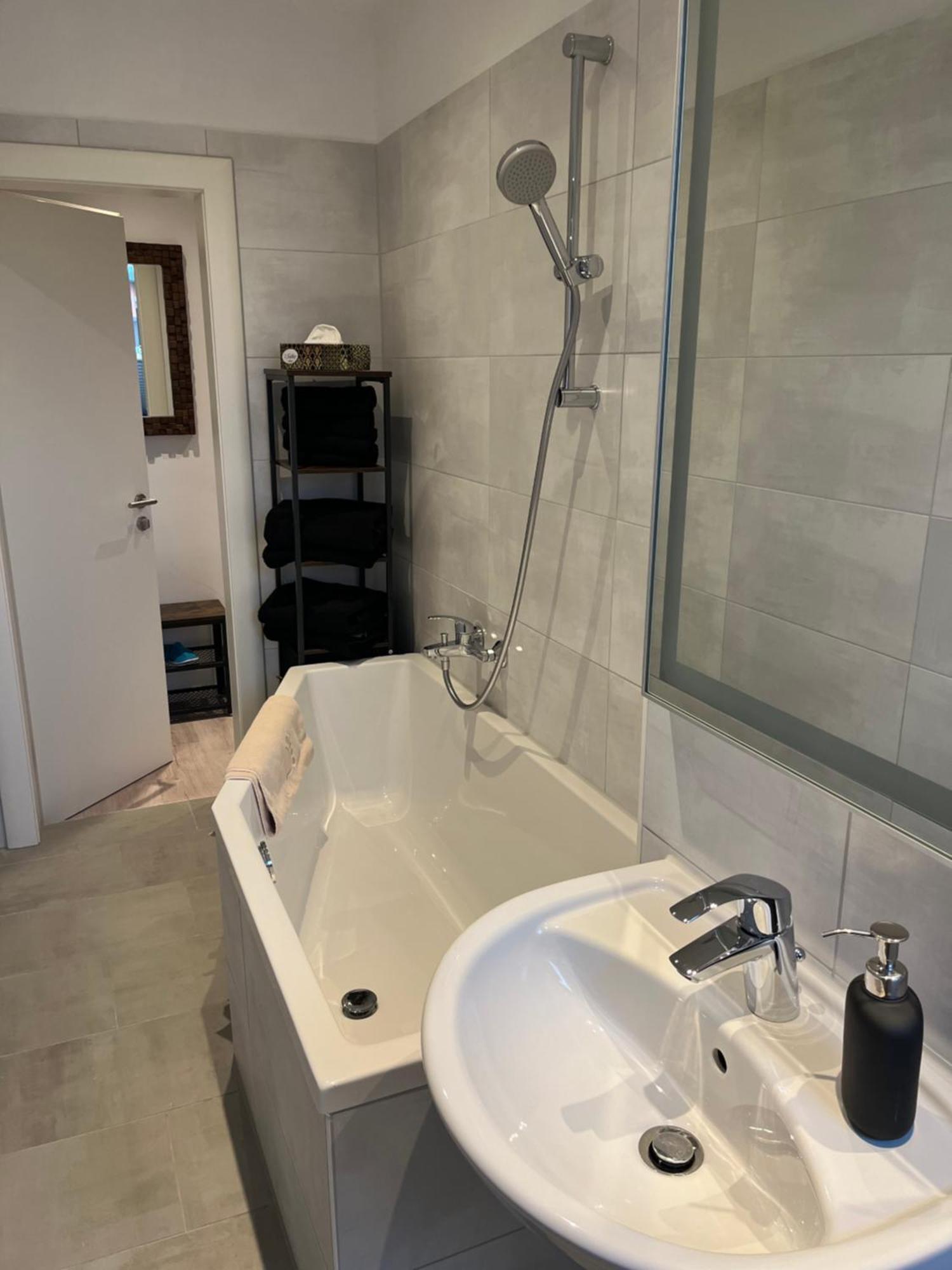 Appartement Zwischen Messe Und Innenstadt ライプツィヒ エクステリア 写真